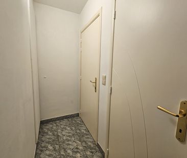 Comfortabel gelijkvloers appartement nabij het centrum - Photo 4