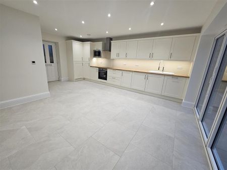 3 bedroom detached house to rent - Photo 5