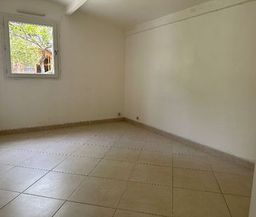 Location appartement St.-cyr-sur-mer 83270 (83270) - Photo 1