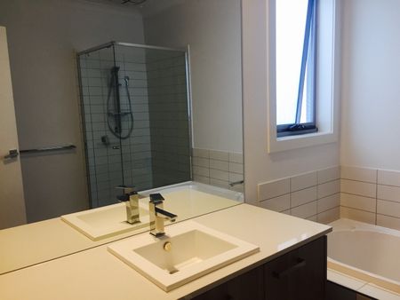 Heidelberg Heights - Photo 4