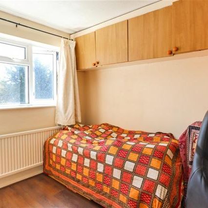 4 bedroom semi-detached house to rent - Photo 1