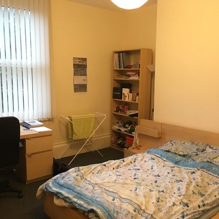Flat 3, 7 Kelso Road, LS2 9PR, Leeds - Photo 3