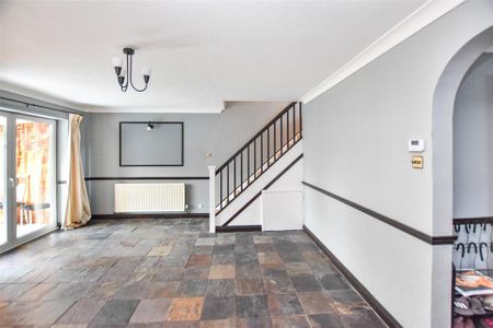 3 bedroom end of terrace house to rent - Photo 4