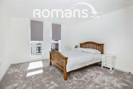 Estienne House, Chieftain Road, Chertsey, KT16 - Photo 4