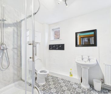 1 bedroom in a house share to rent - Photo 5