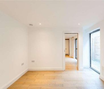 Queens Road, Weybridge, Surrey, KT13 - Photo 1