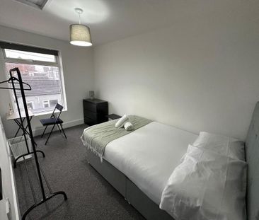 1 bedroom in a house share to rent - Photo 3