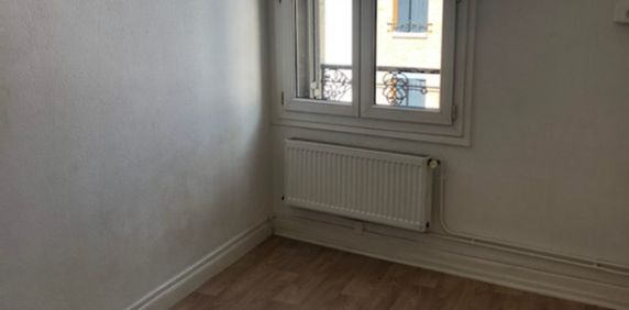 Appartement à louer - REIMS - PLACE LUTON - Photo 2