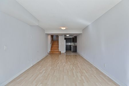 4 Bedrooms - Photo 3
