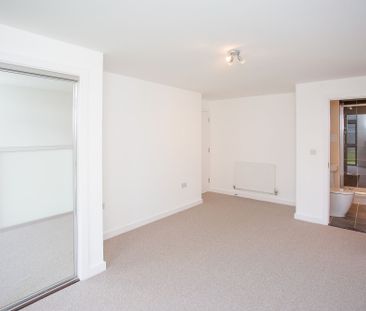 2 bedroom flat to rent, Available unfurnished from 06/12/2024 - Photo 4