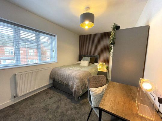 1 bedroom in a house share to rent - Photo 1