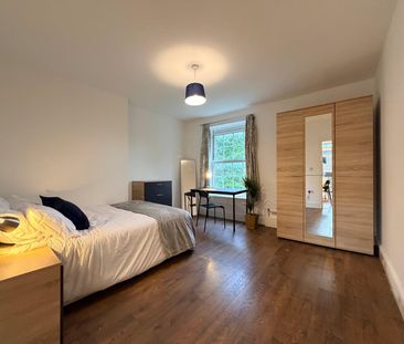 Room in a Shared House, Netherby House, SW8 - Photo 6