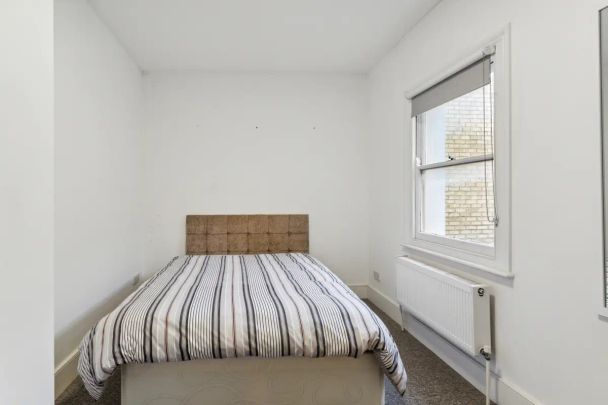 2 bedroom flat in Islington - Photo 1