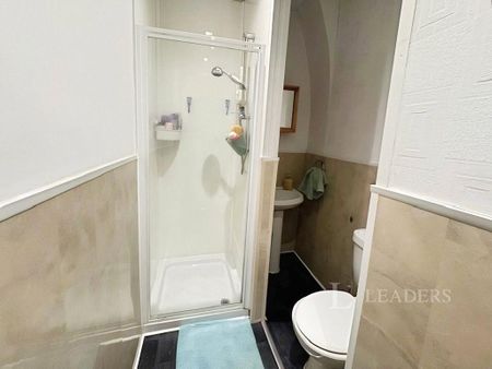 5 bedroom terraced house to rent - Photo 3