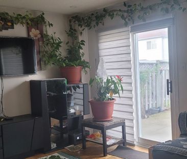 For Lease - 22 Oatfield Road, Brampton, Ontario - Photo 5