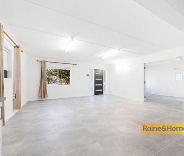SPACIOUS 4 BEDROOM HOUSE IN SOUTH UMINA - Photo 2