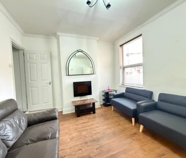 4 bedroom terraced house to rent - Photo 4