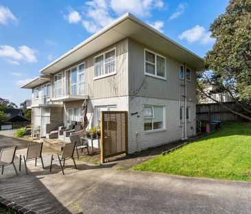 Sunny Top Floor Unit - Photo 5
