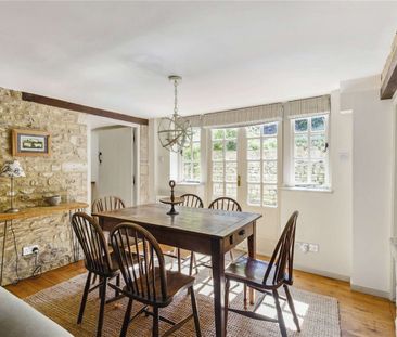 A charming traditional Cotswold cottage - Photo 6