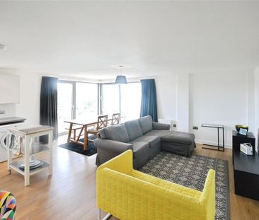2 bedroom flat to rent - Photo 3