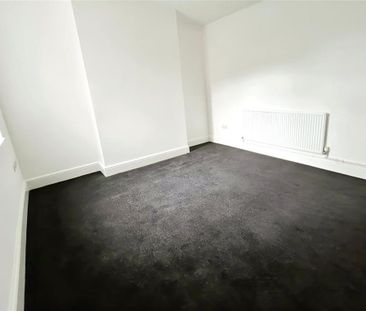 4 bedroom terraced house to rent - Photo 5