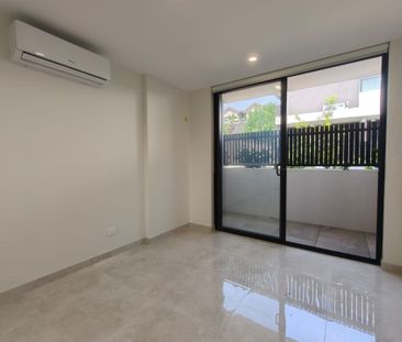 Selection of Brand New Studio Apartments - Available Now - Photo 5