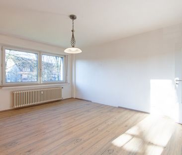 Blömker! Modernisierte 2,5-Zimmer Wohnung mit Balkon im 1. OG in GE... - Foto 3