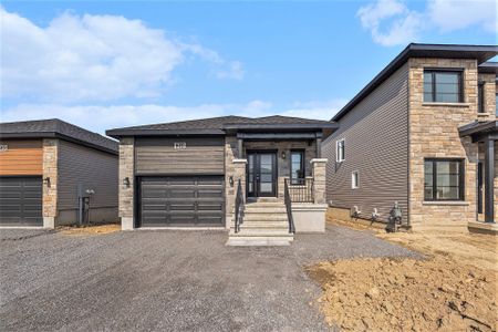 For Lease - 1214 MONTBLANC Crescent Unit# A, Russell, Ontario - Photo 4