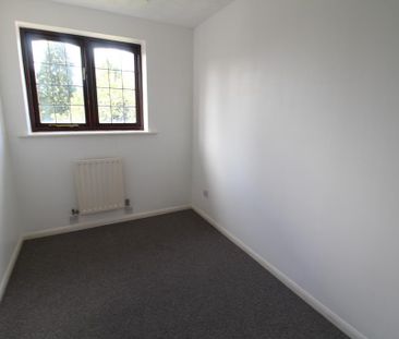 2 bedroom semi-detached house to rent - Photo 2