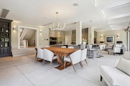 7 bedroom detached house to rent - Photo 2