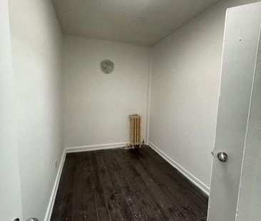 For Lease - 1516 Eglinton Avenue Unit# Apt 2, Toronto, Ontario - Photo 3