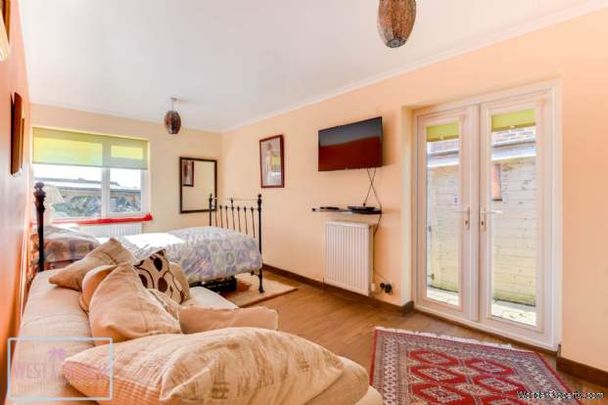 2 bedroom property to rent in Brighton - Photo 1