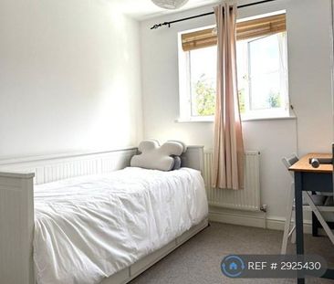 3 bedroom semi-detached house to rent - Photo 5
