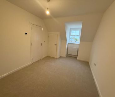 3 bedroom end of terrace house to rent - Photo 5