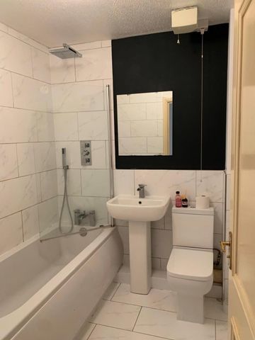 2 Bed Flat, Ashton House, M15 - Photo 3