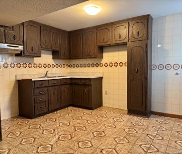 For Lease - 165 Aberdeen Avenue, Vaughan, Ontario - Photo 4