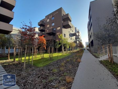 Location Appartement 2 pièces 43m² BORDEAUX 33100 - Photo 2