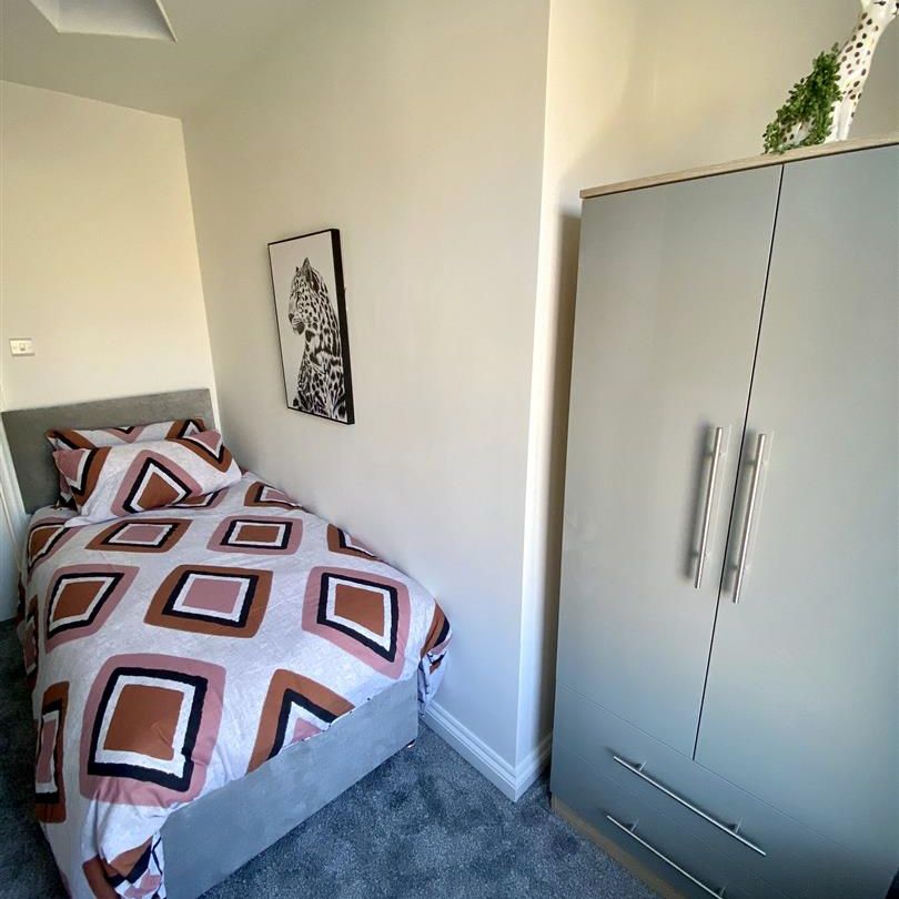 1 bed house share to rent in Burnley Road, Colne, BB8 - Photo 1