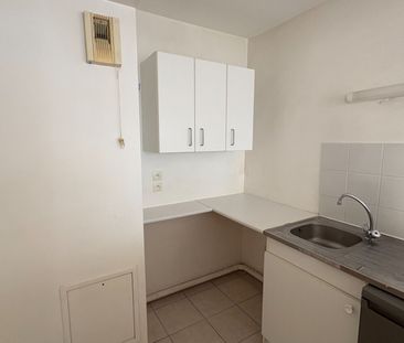 Location Appartement 1 pièce 28m² - Photo 4