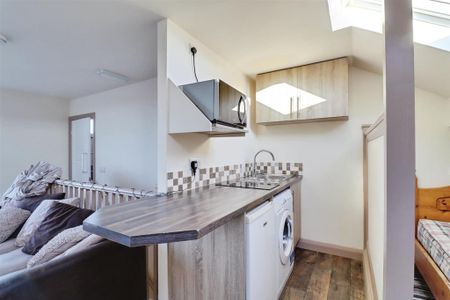 1 bedroom apartment to rent - Photo 4