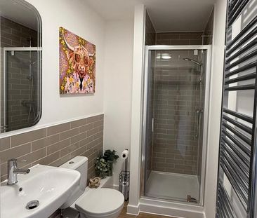 6 bedroom semi-detached house to rent - Photo 2