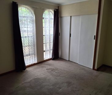 Comfortable home in great location - Photo 4