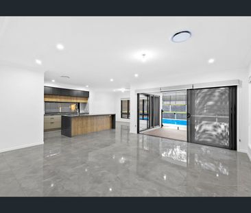 Executive Family Living in Mansfield Catchment | Pool, Ducted AC, M... - Photo 1