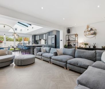 4 bedroom semi-detached house to rent - Photo 2