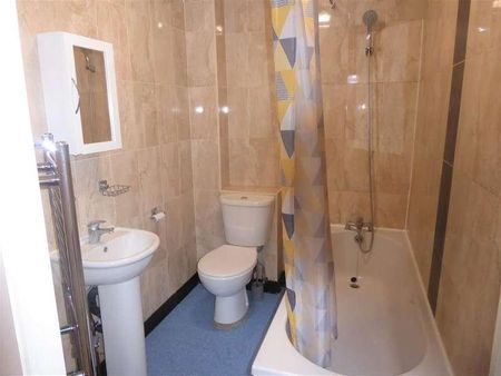 Beacon Apartments, Upper Sutton Lane, Heston, TW5 - Photo 4