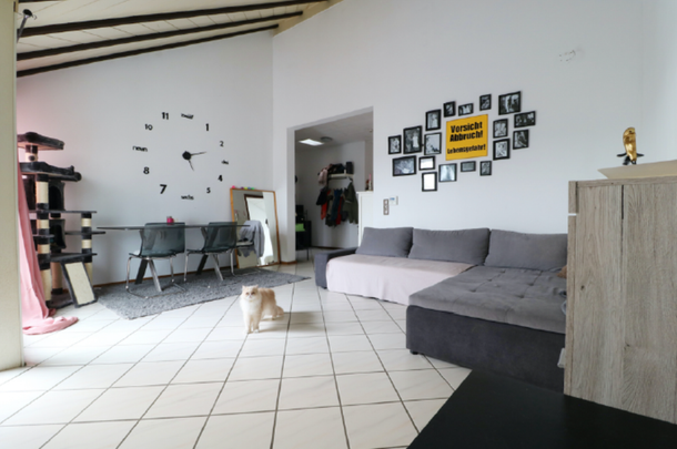 Helle schöne Wohnung im 3.OG eines ruhigen und gepflegten MFH - Photo 1