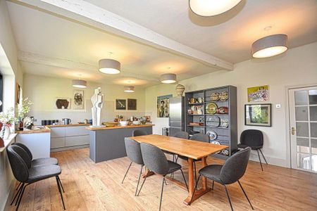 4 bedroom detached house to rent - Photo 4