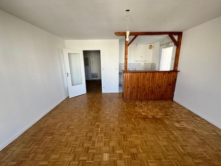 Location Appartement 1 pièce 35m² LYON 7ème - Photo 2