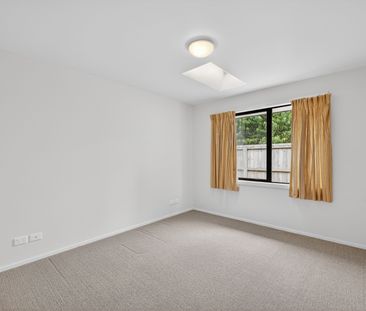 Spacious 4 Bedroom Family Home In Sought After Burwood! - Photo 4