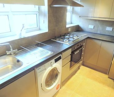 Room in a Shared Flat, Finch House, SE8 - Photo 4